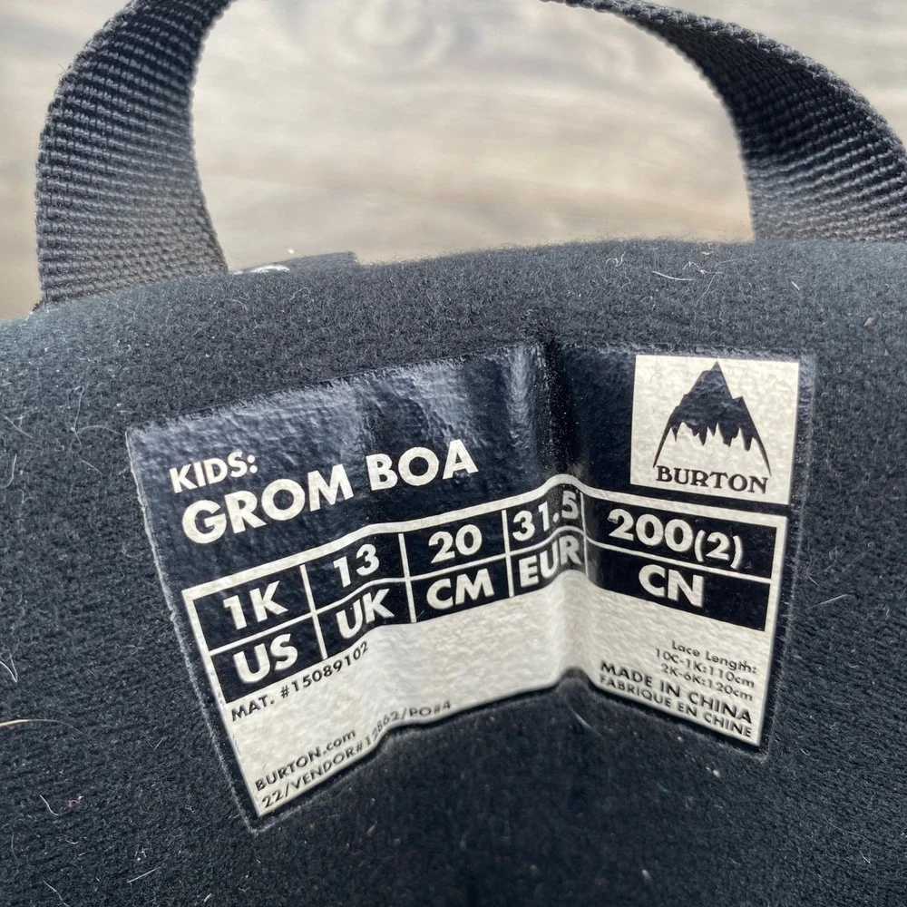 Burton Grom BOA Snowboard Boots Kids 1K Black White Marbled Sole 15089102